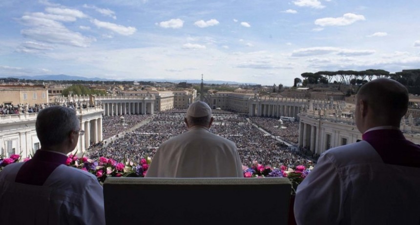 En su mensaje de Pascua, el Papa pidió por paz en Ucrania y en todo el mundo