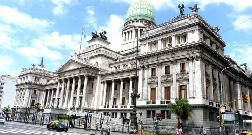 Comienzan a debatir reformas a la Corte Suprema en el Senado 