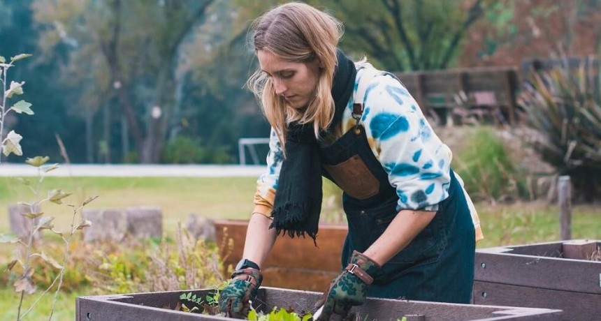 Del boca a boca a 200.000 seguidores: Juanita, la agrónoma que enseña cómo hacer huertas y compost