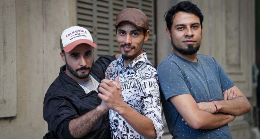 Quiénes son los “Taxi-dancers”, los bailarines contratados por turistas extranjeras para bailar tango (y sólo eso)