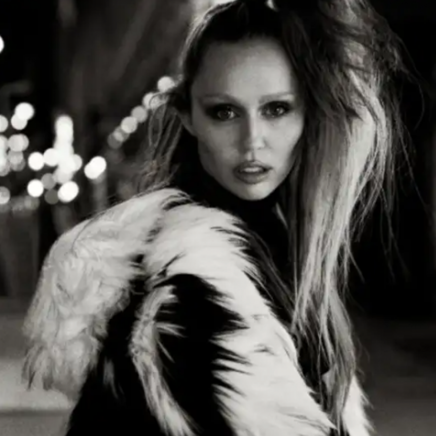 Miley Cyrus lanzó la primera canción de su nuevo disco ‘something beautiful’ y sorprendió con “Prelude”