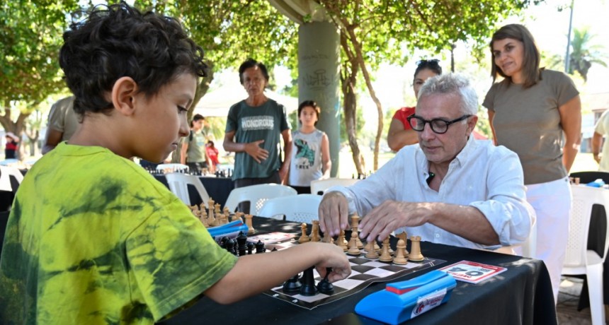 El intendente Julio Zamora presenció el Torneo Apertura 2025 organizado por la Escuela Municipal de Ajedrez de Tigre