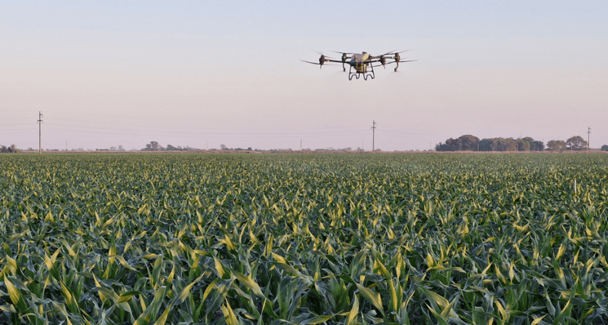 El uso de drones para pulverización agrícola: los pros, los contras y “un gran pendiente”