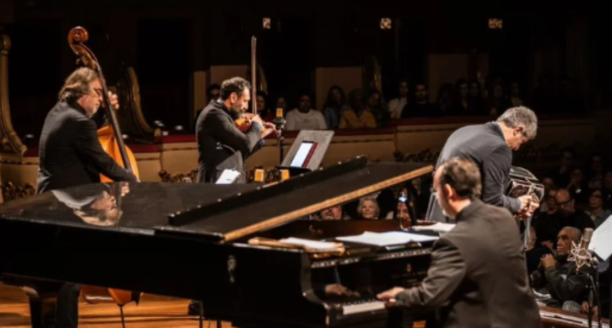 Furor en el tango por el Quinteto Astor Piazzolla que homenajea al histórico bandoneonista