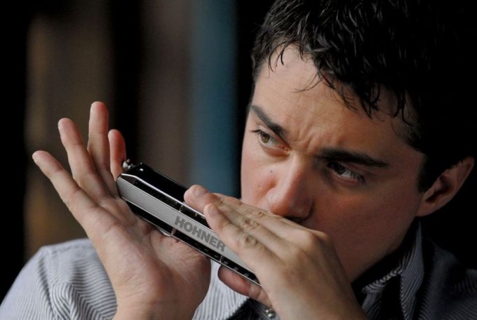 Franco Luciani profundiza en “Anda en el Aire” su indagación sobre la música argentina