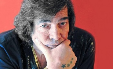 Cacho Castaña: “Acá deben 100 palos verdes, pero se pasean por Europa”