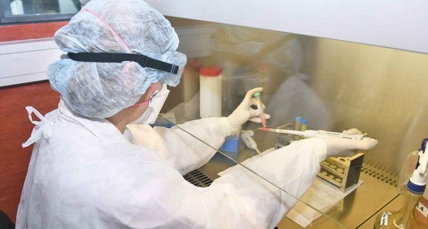 Detectan casos de variantes provenientes de la India y de Sudáfrica entre viajeros llegados al país