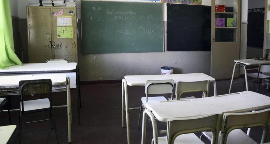 Los maestros porteños continúan de paro tras muertes de docentes por coronavirus