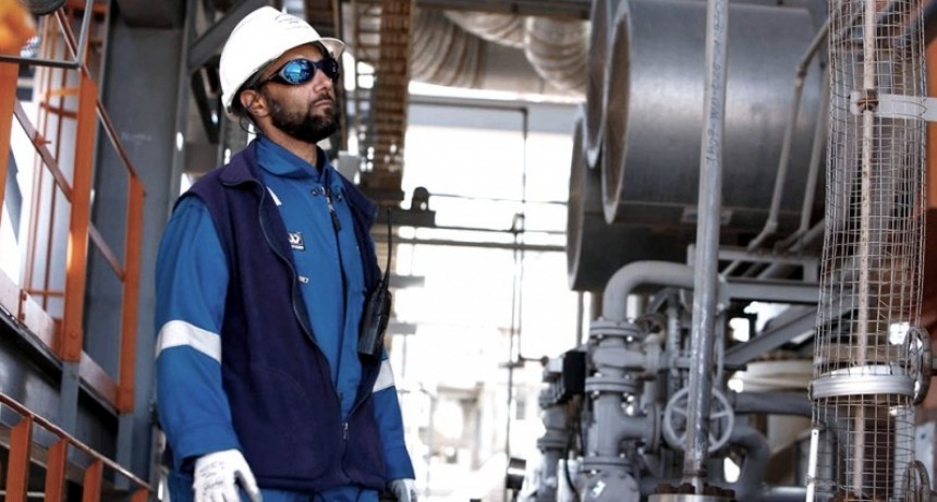 Petroleros lograron un 30% para cerrar la paritaria 2020 y otro 35% en la negociación de este año