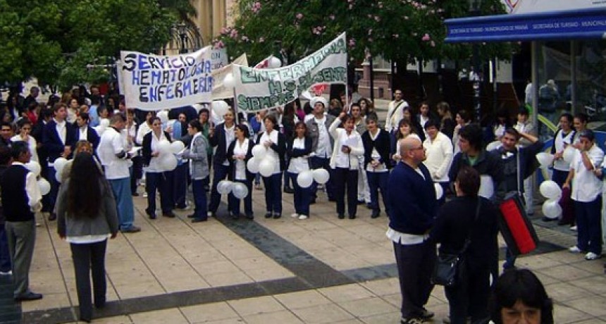 Trabajadores de la salud de las provincias se movilizaron por el Día Internacional de la Enfermería