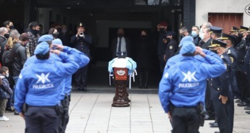 El detenido por el homicidio de un policía dijo que disparó tras oír ruidos y tiros dentro de su casa