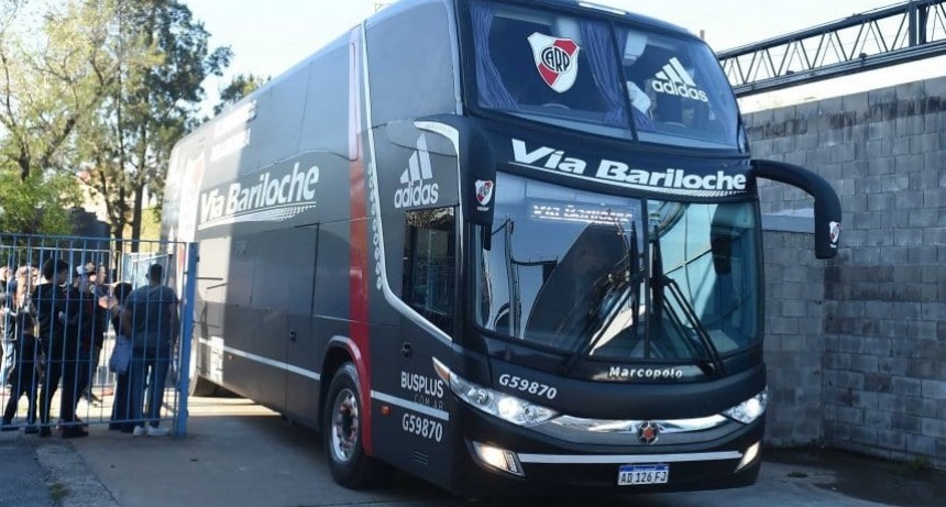 Falleció el chofer del micro que trasladó al plantel de River al regreso de Barranquilla