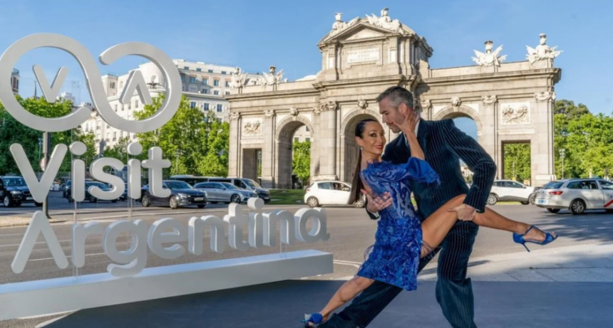 Argentina conquistó las calles de Madrid con el tango