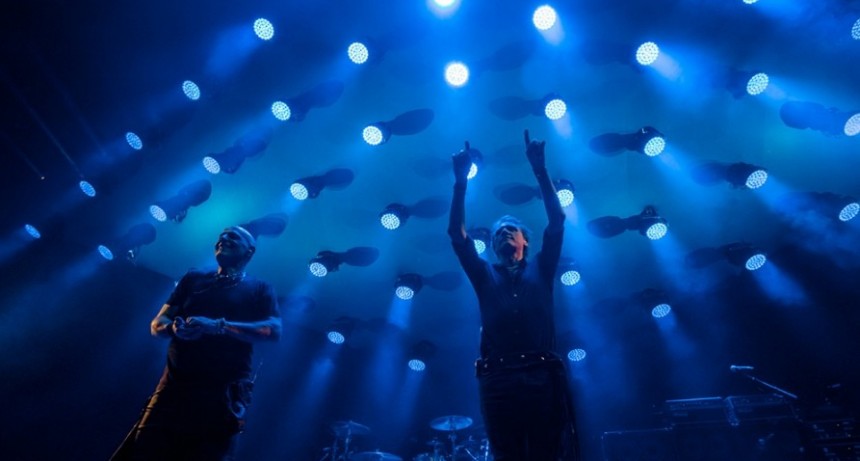 Zeta y Charly Alberti ofrecieron un último baile de Soda Stereo en el Movistar Arena
