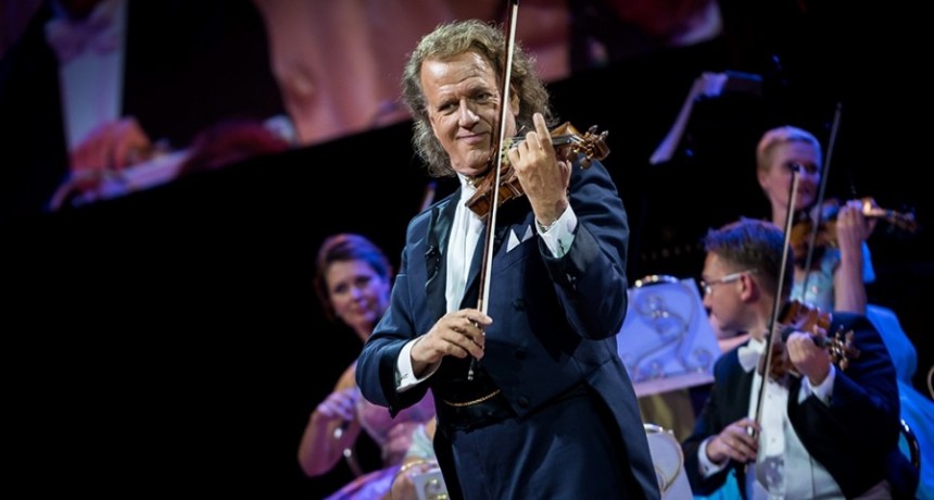 Regresa al país André Rieu, el violinista que llena estadios con valses de Johann Strauss
