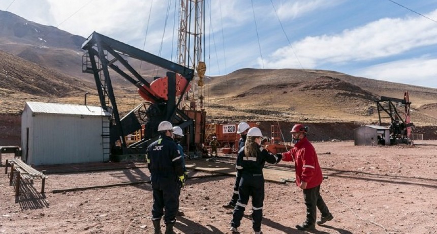 Facilitan un mayor acceso a divisas para petroleras que inviertan e incrementen la producción de crudo y gas