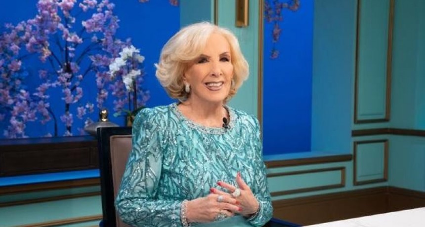 En La noche de Mirtha Legrand. El furcio de la Chiqui que reveló que el programa es grabado