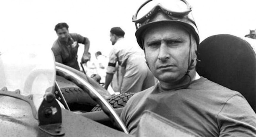 Nació en Mar del Plata: es la nieta de una leyenda de la Fórmula 1 y asegura: “Pintar a mi abuelo fue desafiante”