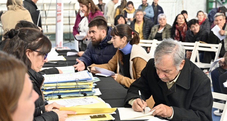 152 nuevas familias del Municipio de Tigre formalizaron la firma de sus escrituras
