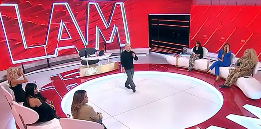 Así presentó Ángel de Brito la nueva escenografía de LAM: el desfile de las angelitas, tribuna y estudio renovado