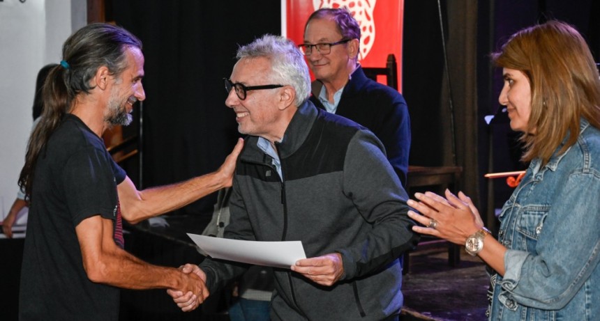 En el Museo de la Reconquista, Julio Zamora reconoció proyectos culturales de artistas locales