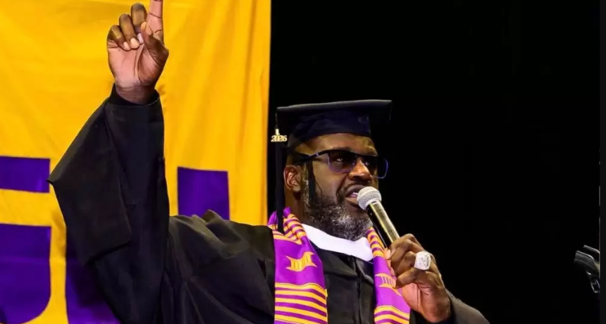 Shaquille O&rsquo;Neal cumpli&oacute; una promesa familiar y emocion&oacute; al graduarse de su maestr&iacute;a