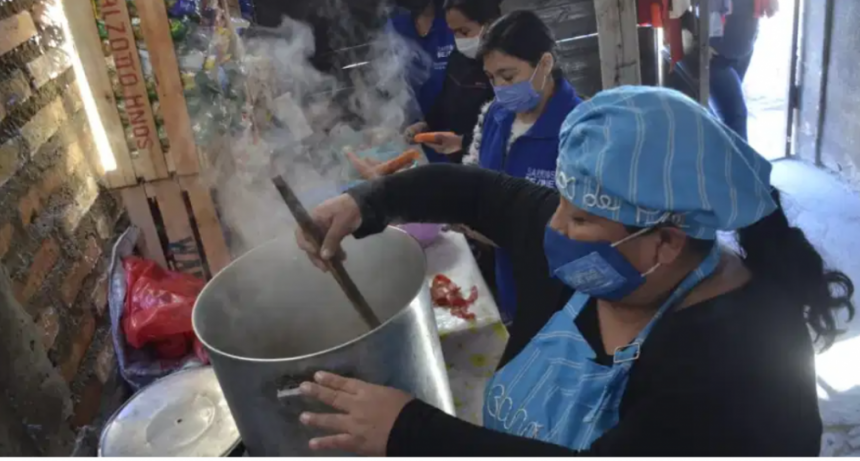 Reclaman vacunación para trabajadores sociales de comedores y merenderos 