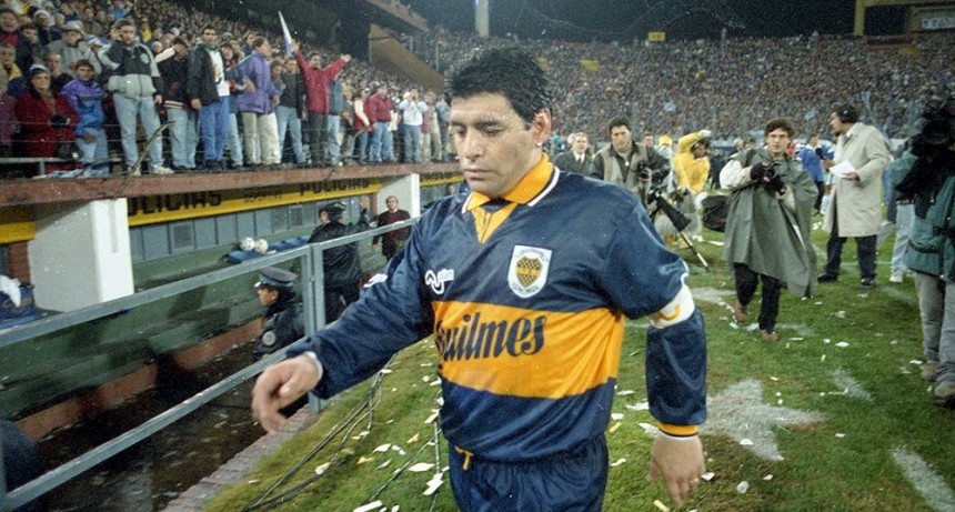 Se cumplen 25 años de la última expulsión de Maradona y del cruce con Castrilli