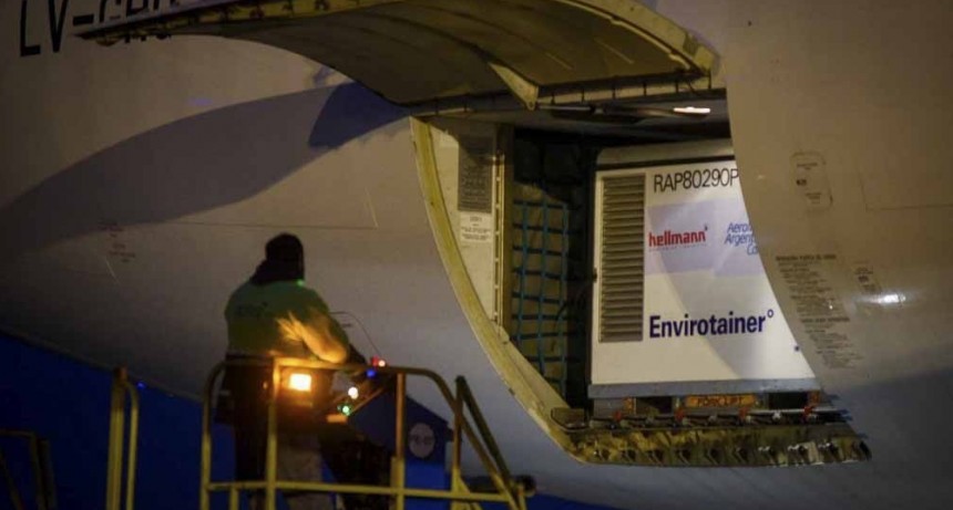 Llegó otro vuelo con vacunas Sinopharm y Argentina superó las 23,8 millones de dosis