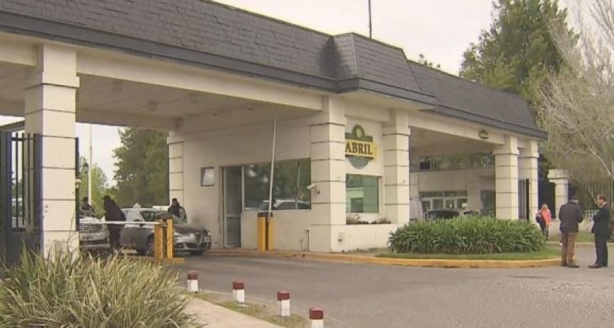 Delincuentes roban en una casa de un country y se llevan una caja fuerte