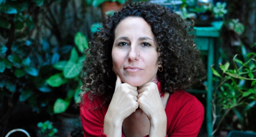 La cantante Carolina Dussaut celebró una decada de carrera como solista