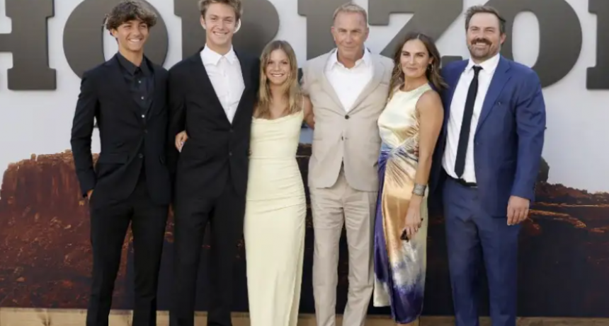 Kevin Costner fue acompañado por sus hijos al estreno oficial de la película ‘Horizon’