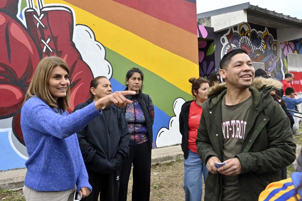 El Municipio de Tigre inauguró en el Centro de Integración Social del barrio Almirante Brown un mural dedicado a la identidad de su comunidad