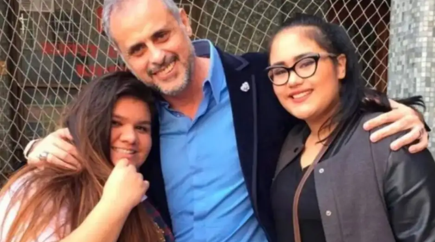 ¿Todo mal? Cómo es la relación entre Morena Rial y su hermana hoy en día
