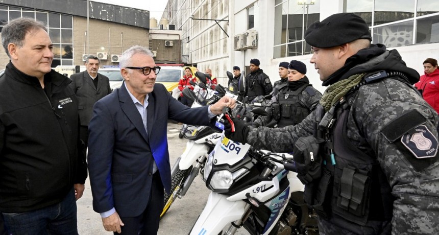 Julio Zamora y Javier Alonso entregaron nuevos móviles para el Sistema de Protección Ciudadana de Tigre