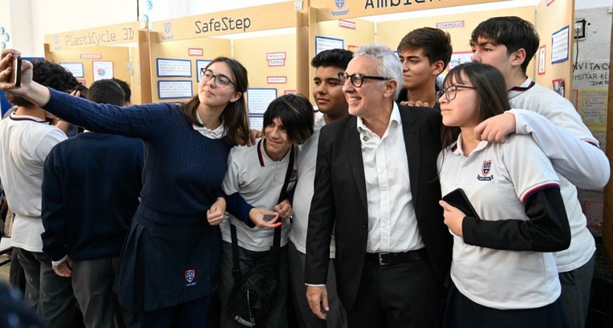 Reafirmando su compromiso con la educación, Julio Zamora participó de la Feria Distrital de Educación, Artes, Ciencias y Tecnología en Tigre centro