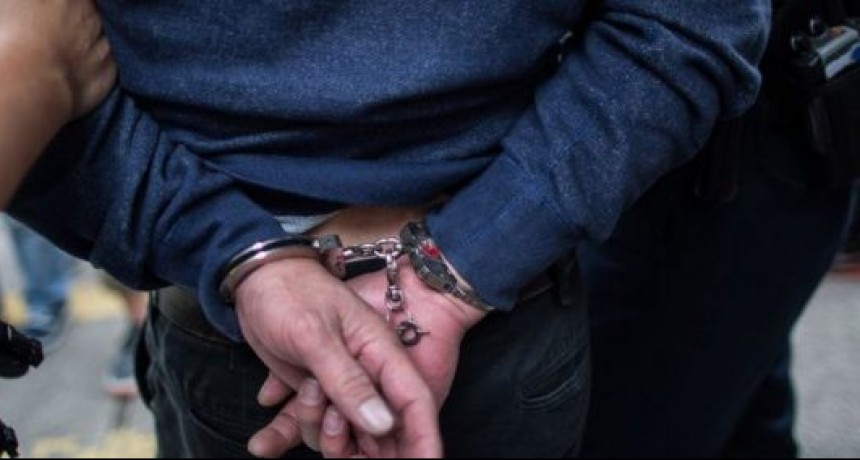 Cuatro personas fueron detenidas acusadas de comercializar éxtasis y ketamina