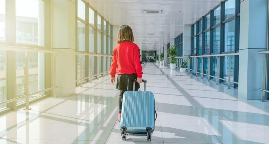 La Corte resolvió que una niña de 3 años regrese a Francia a vivir con su padre denunciado por violencia