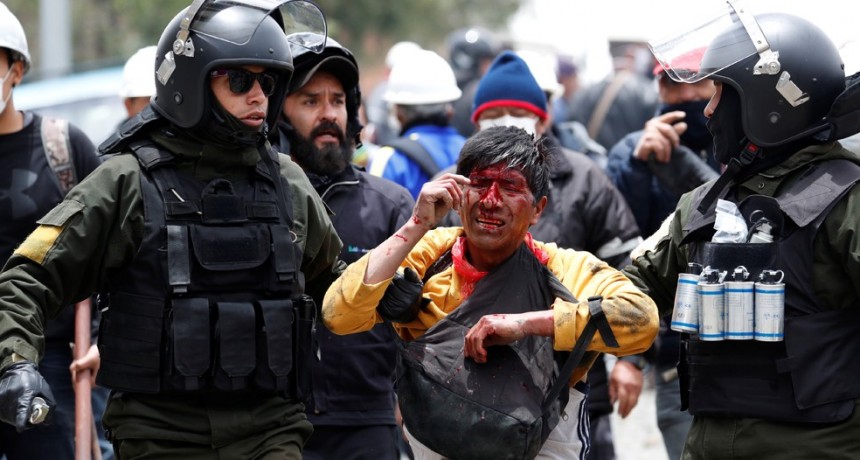 El Gobierno amplió la denuncia por el desvío de material represivo a Bolivia