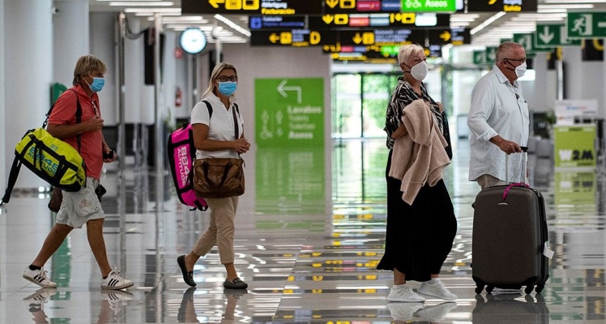 Rige la cuarentena obligatoria en España para viajeros de Argentina, Bolivia, Colombia y Namibia