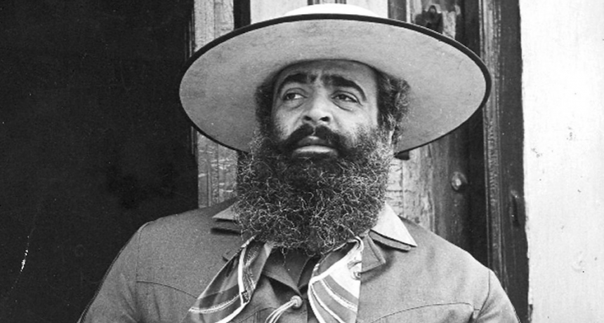 “Cafrune” rescata la figura del cantor popular y su inclinación por la canción social