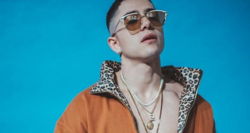 Andy Rivera revela el videoclip de ‘Algo me dijo’, una de sus canciones más románticas