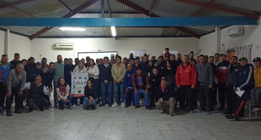 El Municipio de Tigre puso en marcha el taller "Buenos Tratos en el Deporte" para clubes de barrio de f&uacute;tbol infantil