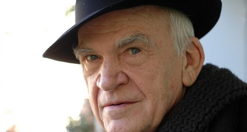 Murió el escritor checo Milan Kundera a los 94 años 