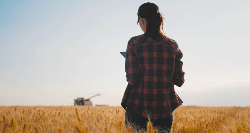 Mujeres de la Ruralidad: reciben postulaciones para los Premios Lía Encalada 2024