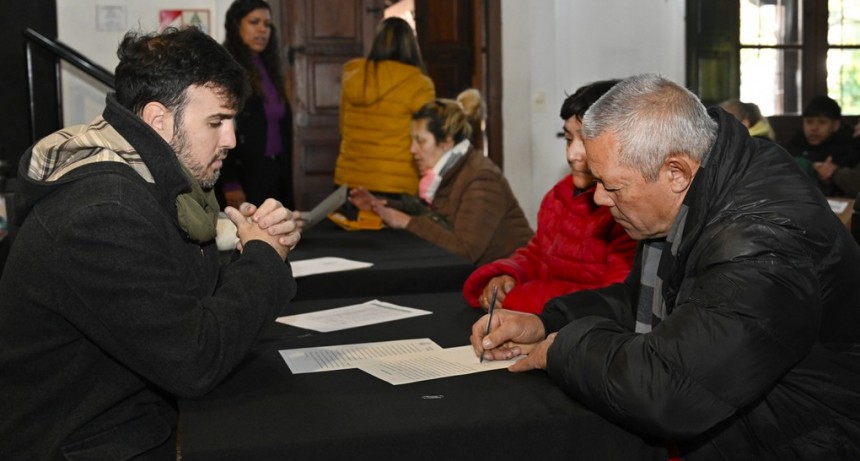 Con el fin de garantizar la vivienda digna, el Municipio de Tigre realizó la firma de escrituras a 34 familias del distrito