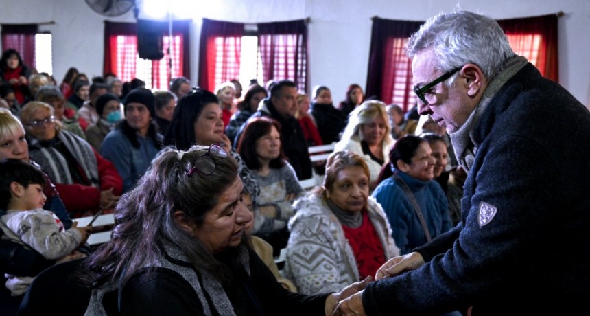 Julio Zamora a trabajadoras y trabajadores vecinales: "Est&aacute;n m&aacute;s vigentes que nunca con su cercan&iacute;a y solidaridad"