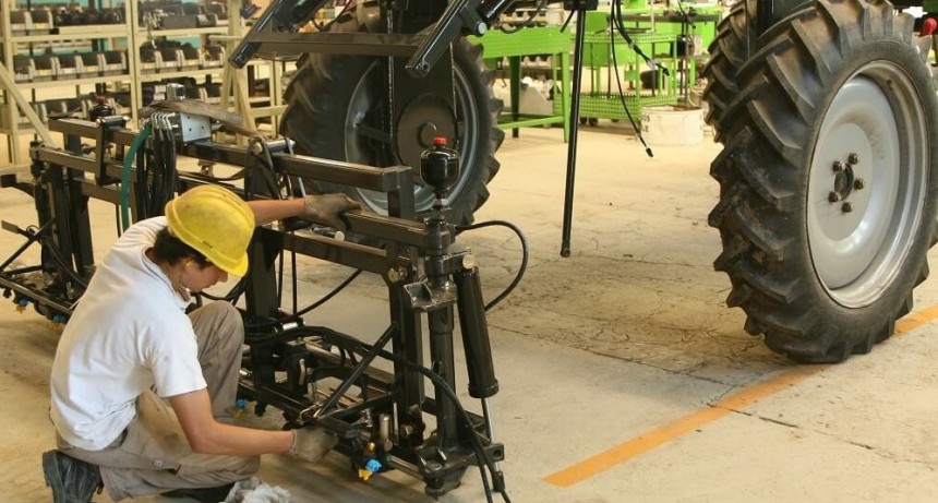 Según el INDEC, la industria profundizó su caída y las fábricas de alimentos y maquinarias sintieron el impacto