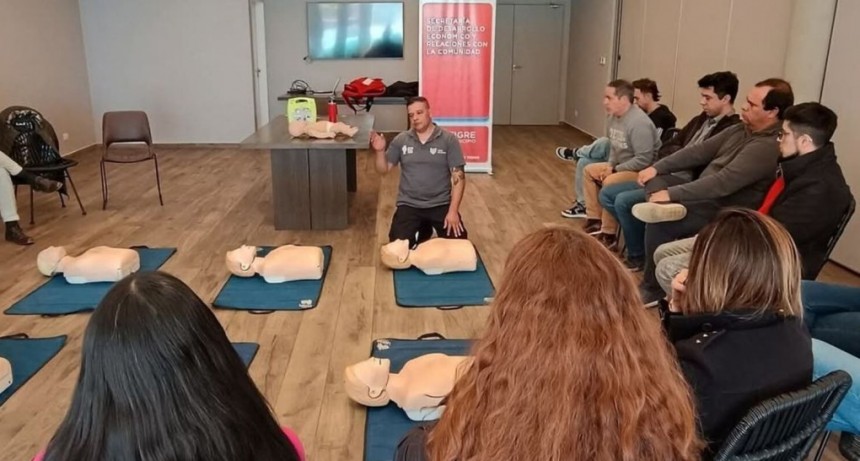 Continúan los cursos de Reanimación Cardiopulmonar del Municipio de Tigre en distintos puntos del distrito