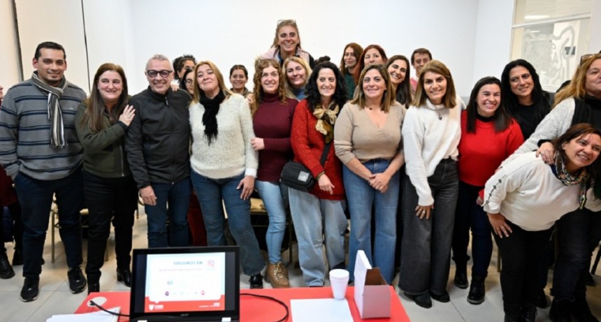 Con eje en la educación pública, Julio Zamora mantuvo un encuentro con directores y directoras de escuelas secundarias del distrito